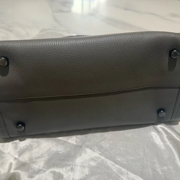 Elegant Gray Leather Satchel - Picture 5 of 7